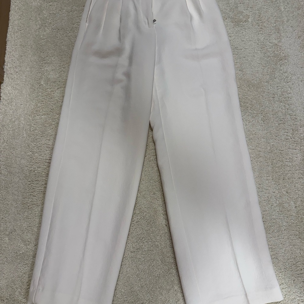 Aritzia effortless Elegant White Pleated Trousers size 0 short new